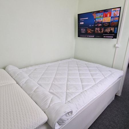 Citycenter Apartment - Bigtv-Ps4-Netflix-Parking Кемниц Екстериор снимка
